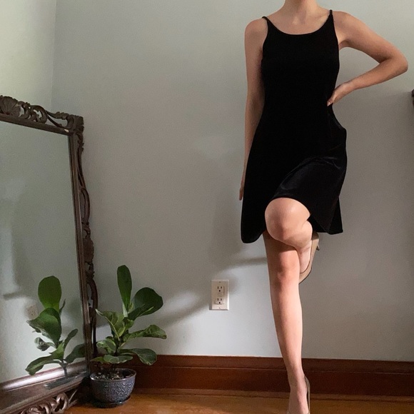 BLACK VELVET DRESS - Picture 4 of 8